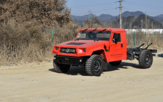 猛士917越野车，猛士917越野车是什么品牌