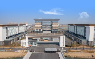 兴化中学有足球联赛吗，兴化中学有足球联赛吗高中