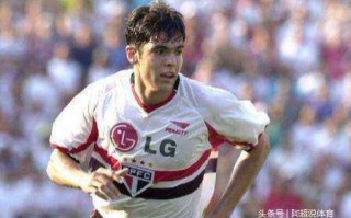 15岁能进入足球俱乐部吗，15岁能进入足球俱乐部吗请问